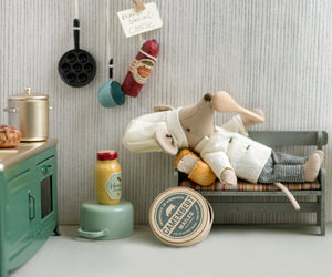Chef mouse w. soup pot and spoon
