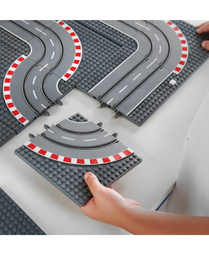 Turbo City Small Track with 2 Bugatti cars