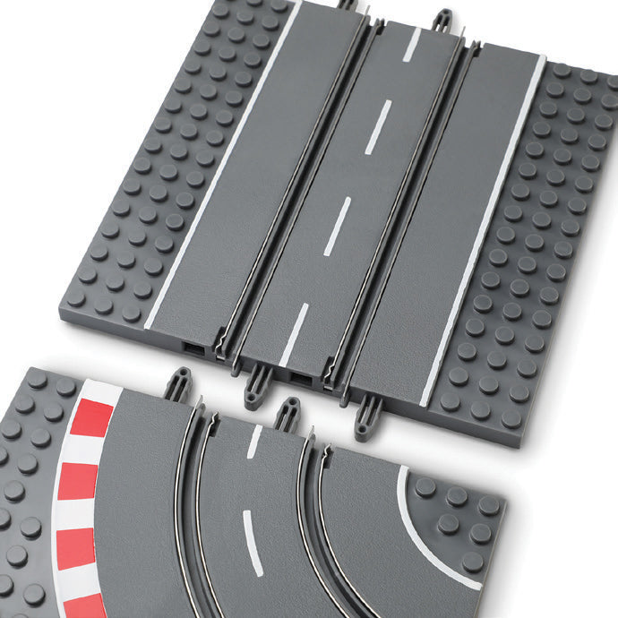 Turbo City Small Track with 2 Bugatti cars
