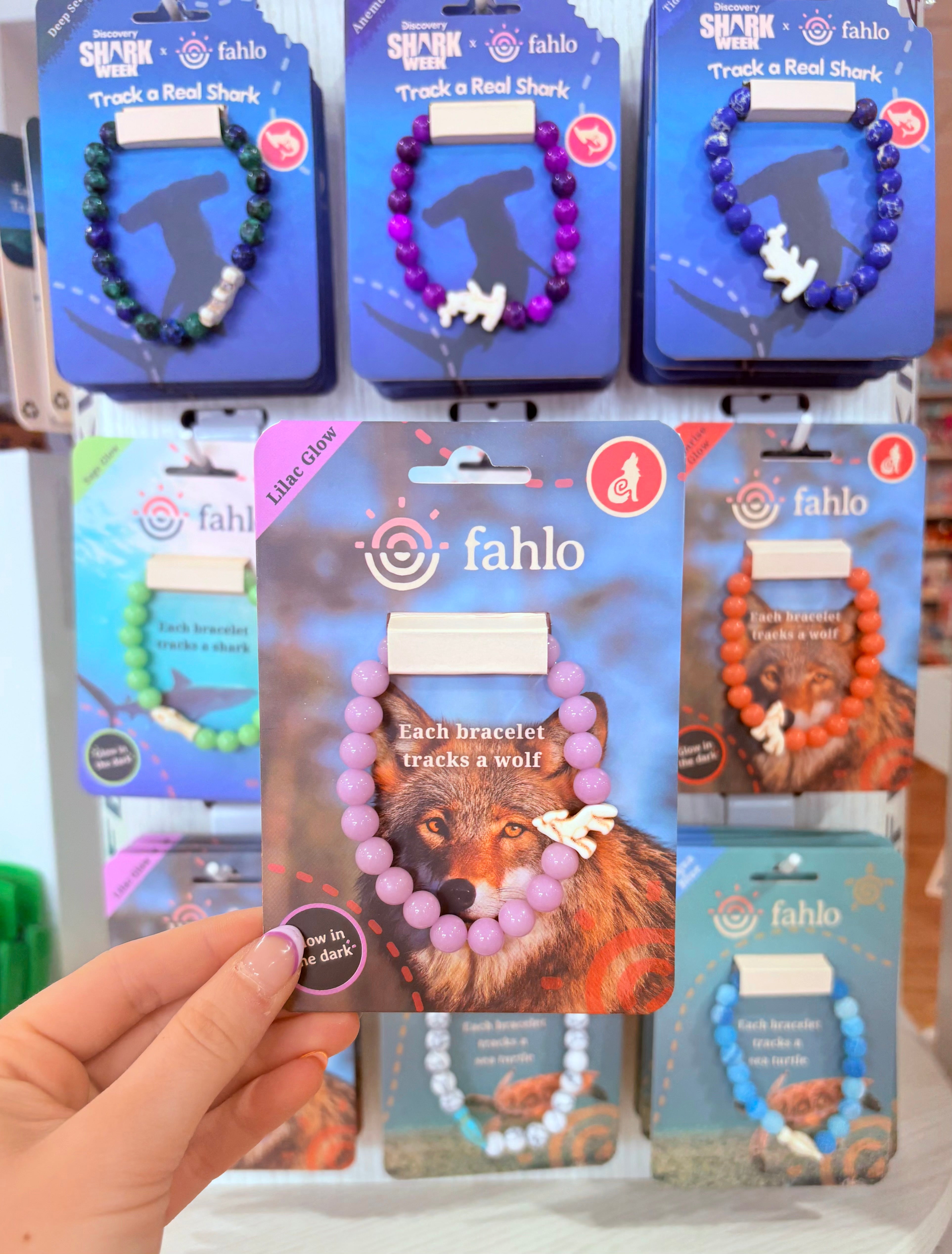 Lilac Glow Wolf- Fahlo