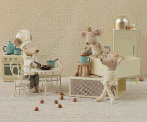 Chef mouse w. soup pot and spoon
