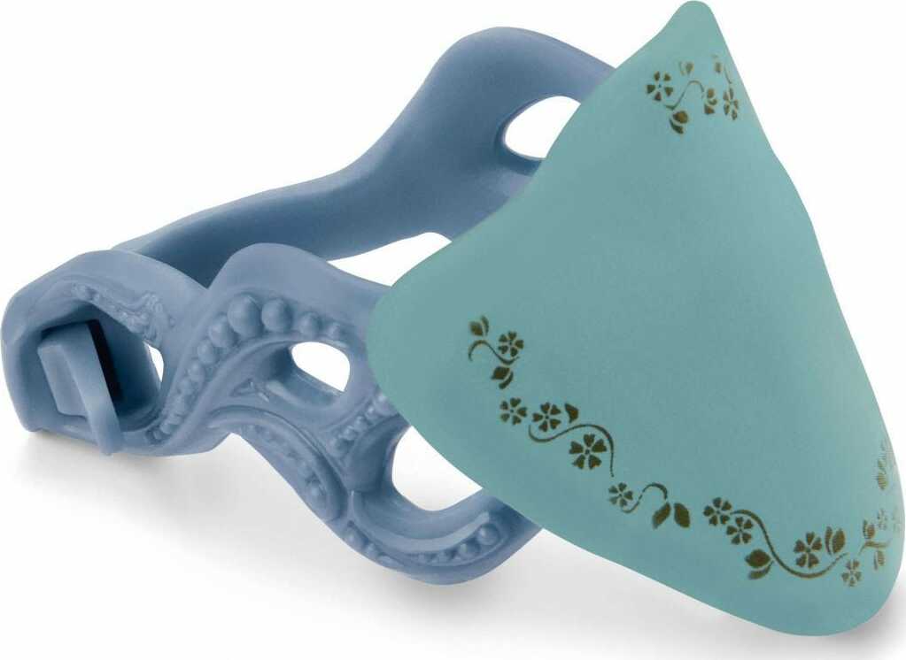 Eyela Riding on Golden Unicorn